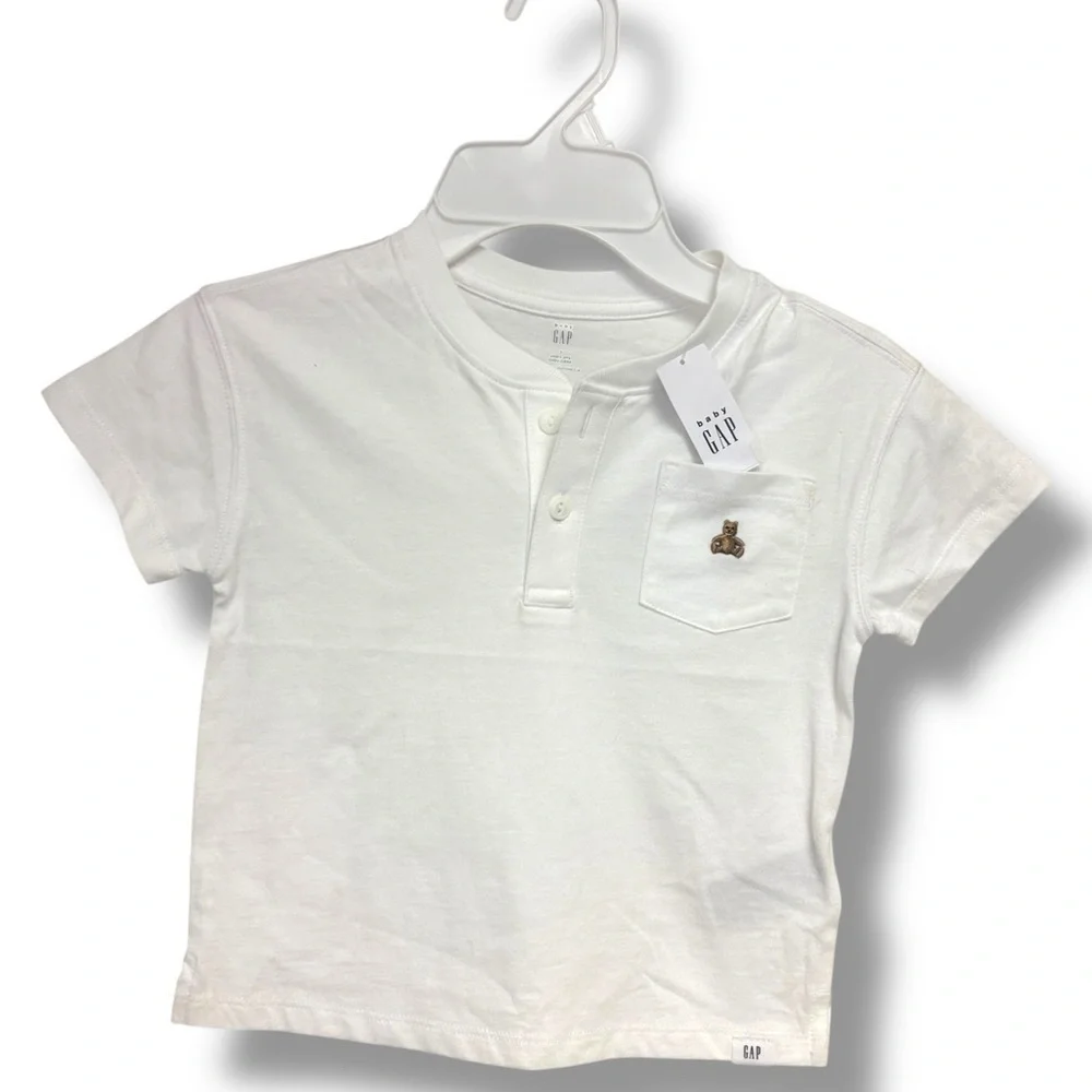 NWT GAP 3T White and Blue T-Shirt Set. 15% off w 2+ bundle!